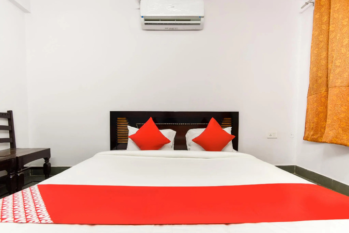 Oyo 61554 Hotel Grand Sita Blue