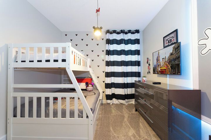 Room 43 of 119
