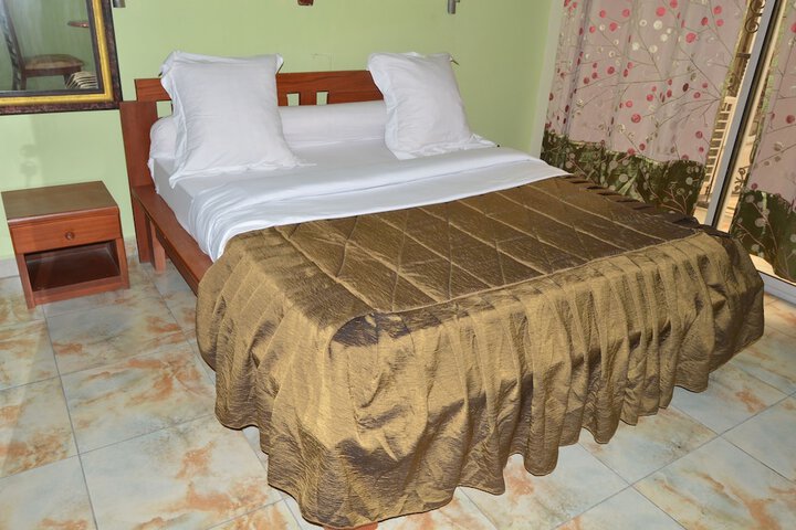 Room 5 of 52
