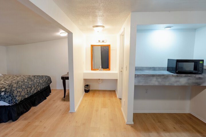 Room 9 of 21