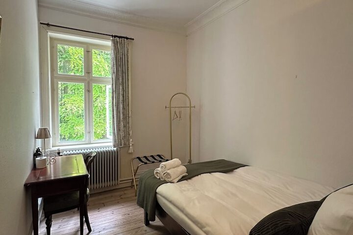 Room 14 of 77