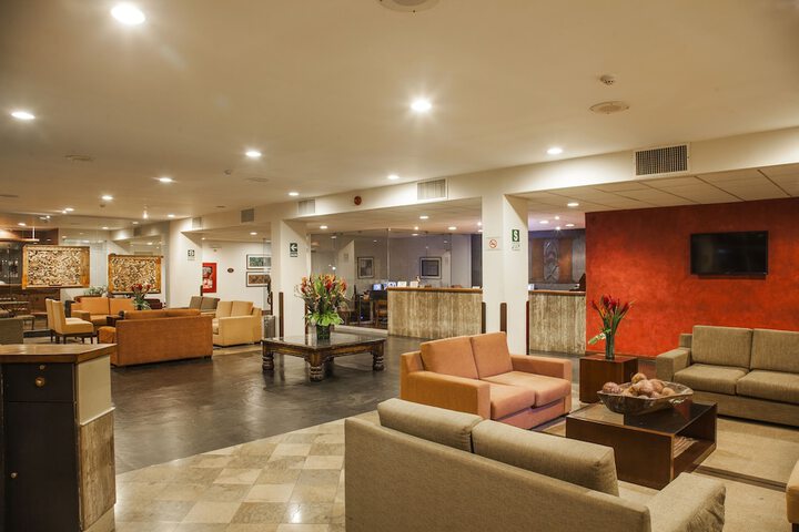 Entrance & Lobby