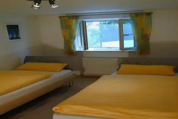 Room 2 of 8