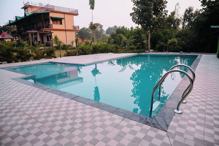 Pool 12 of 32