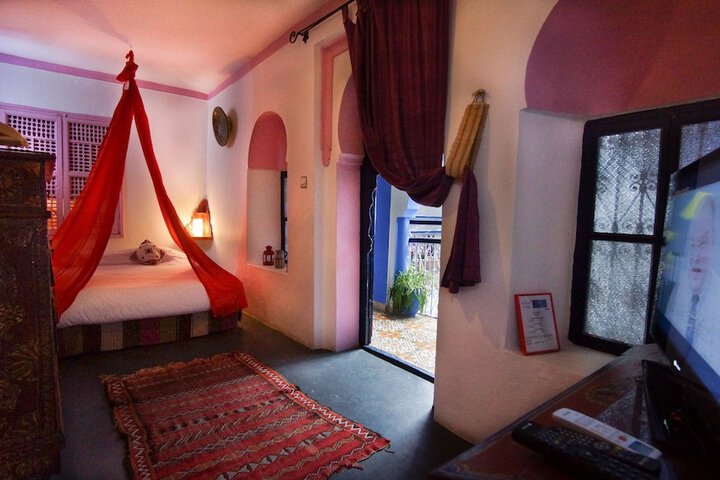 Room 10 of 65