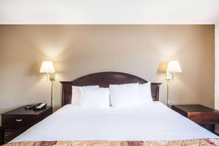 2 Double Beds (2 of 6)