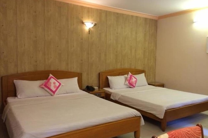 Room 9 of 35