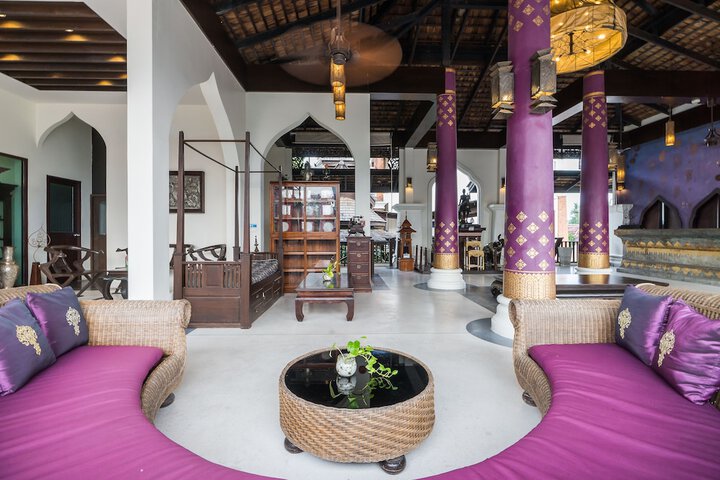 Entrance & Lobby
