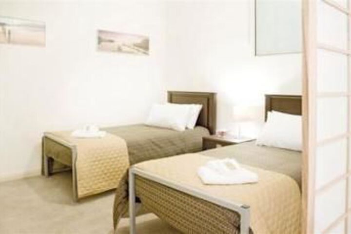 Room 4 of 7