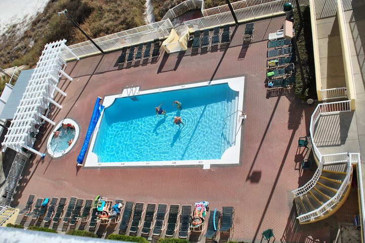 Pool 21 of 35