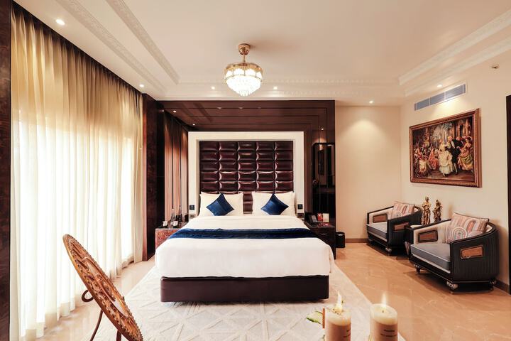 Room 8 of 24