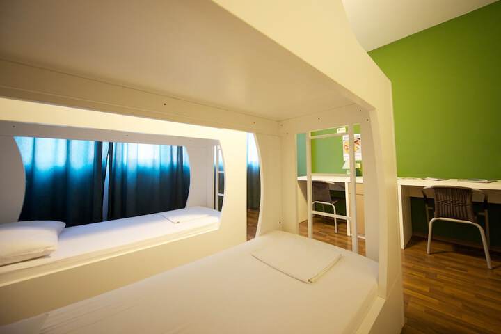 Room 11 of 27