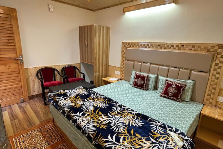 Room 5 of 26