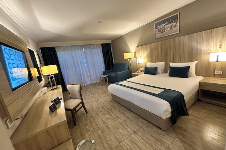Room 41 of 204