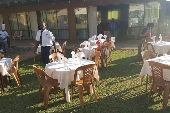 Dining 56 of 80