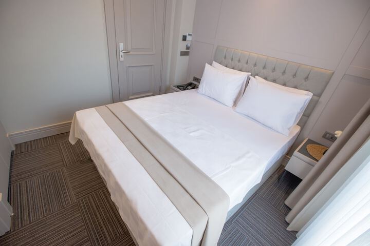 Room 9 of 36