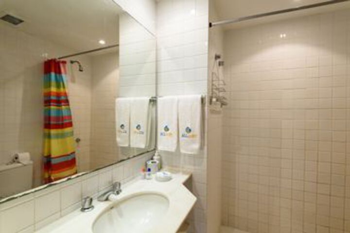 Room 4 of 28