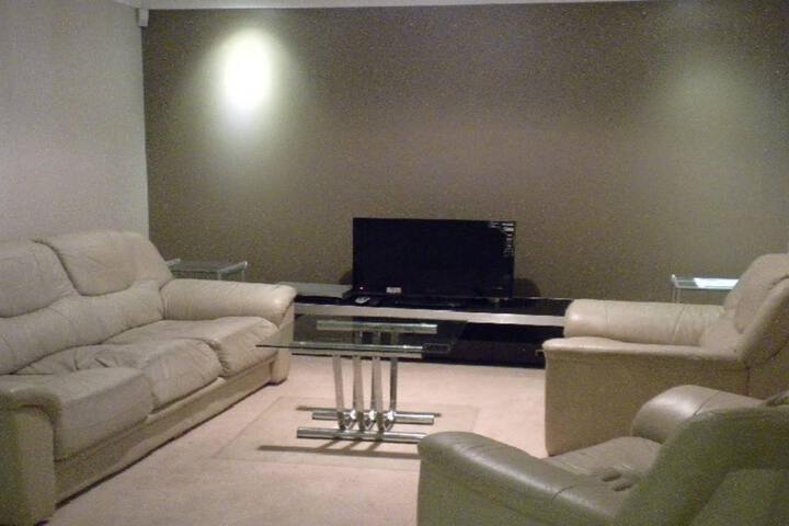 Room 2 of 5