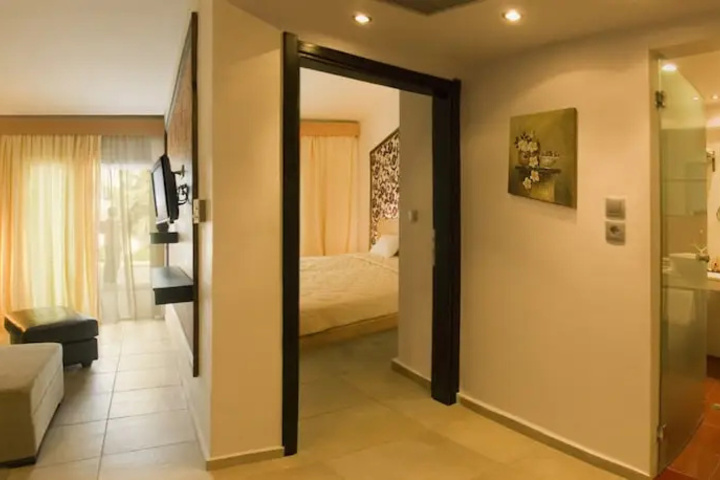 Room 2 of 12