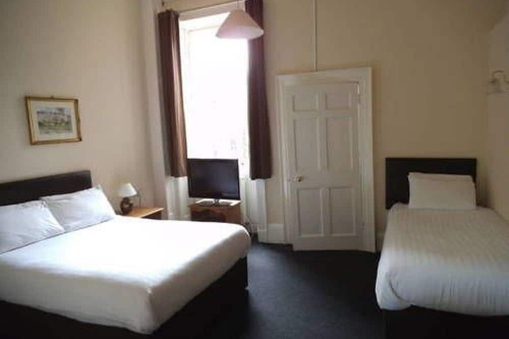 Room 4 of 31