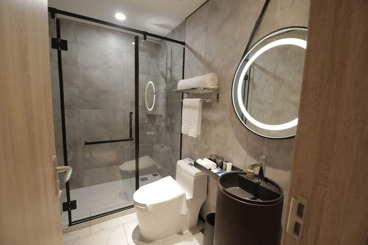 Room 16 of 20
