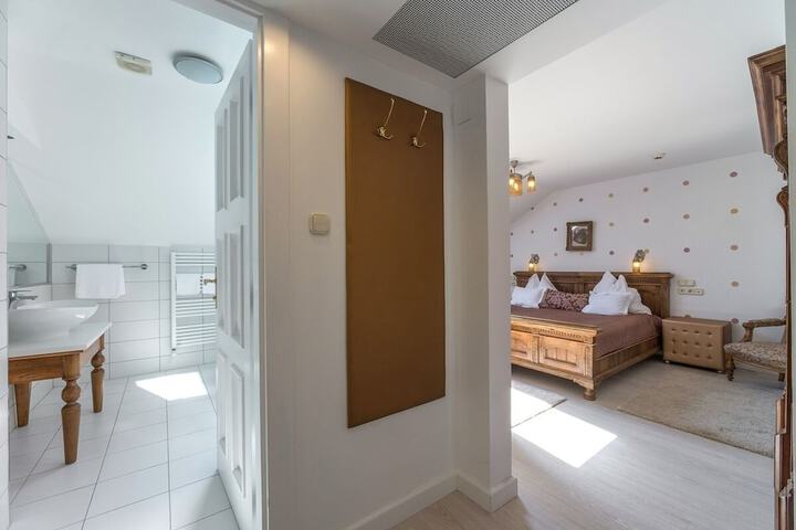 Room 27 of 58