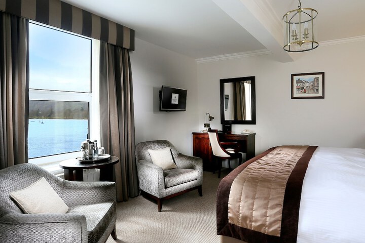 Room 3 of 120