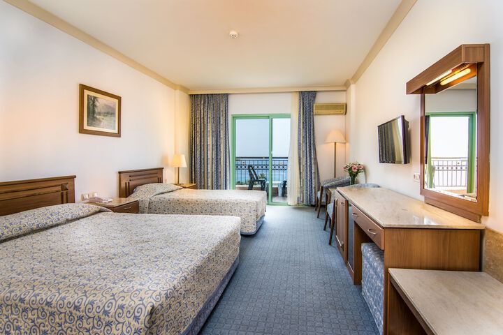 Room 8 of 70