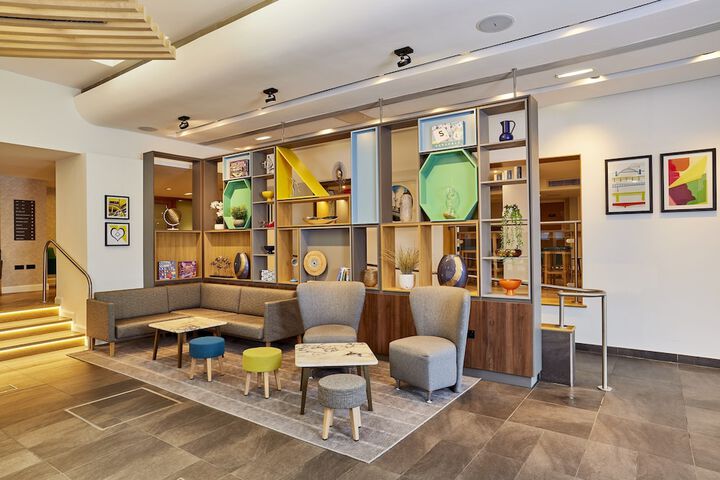 Hotel 144 of 147
