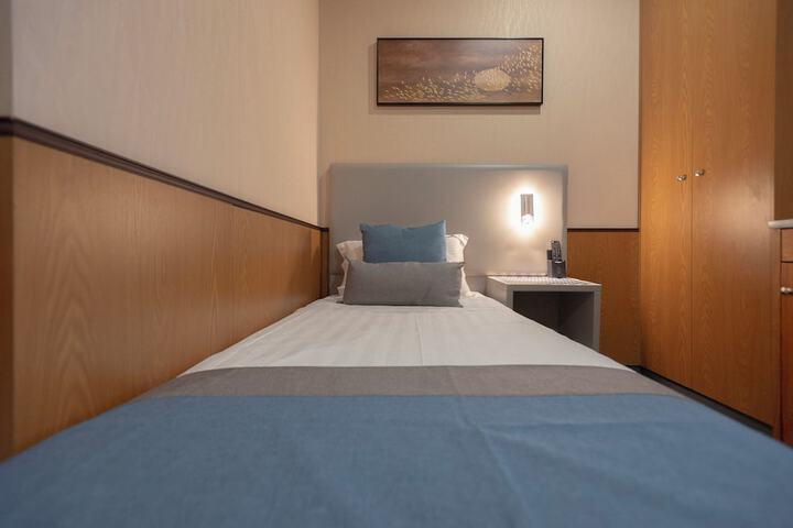 Room 26 of 49