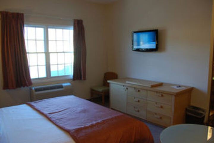 Room 8 of 20