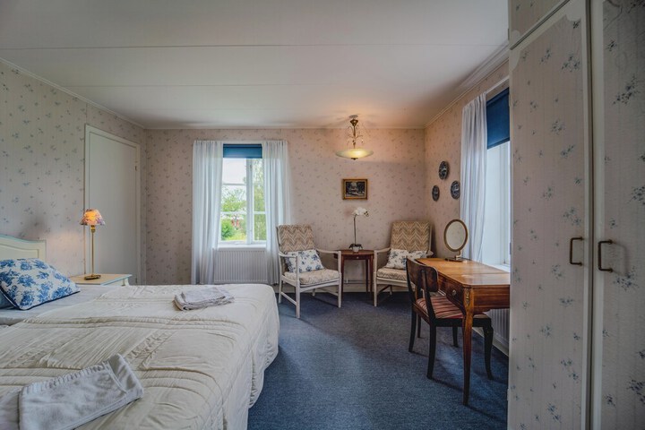 Room 41 of 148