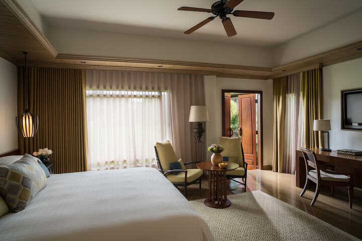 Room 5 of 187