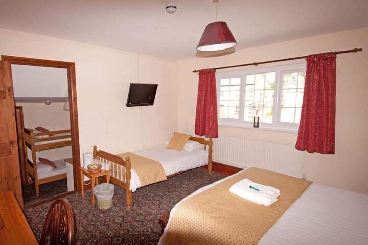 Room 5 of 12