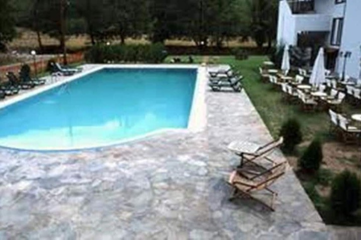 Pool 17 of 30