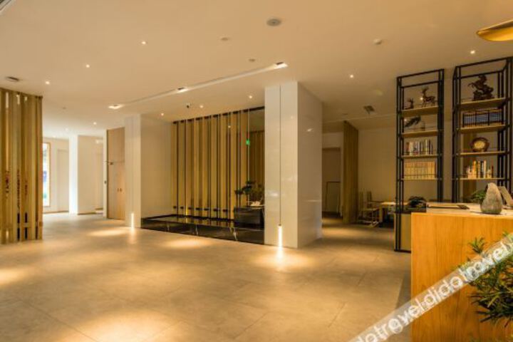 Hotel Interior 6 of 21