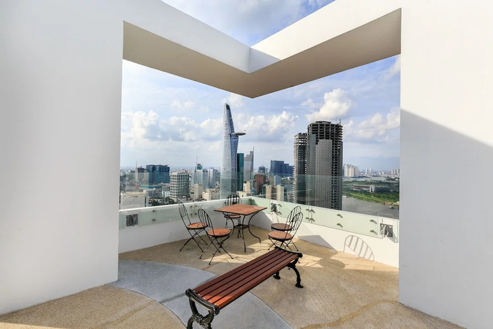 Terrace/Patio 8 of 33