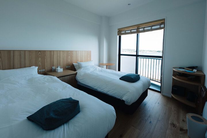 Room 12 of 42