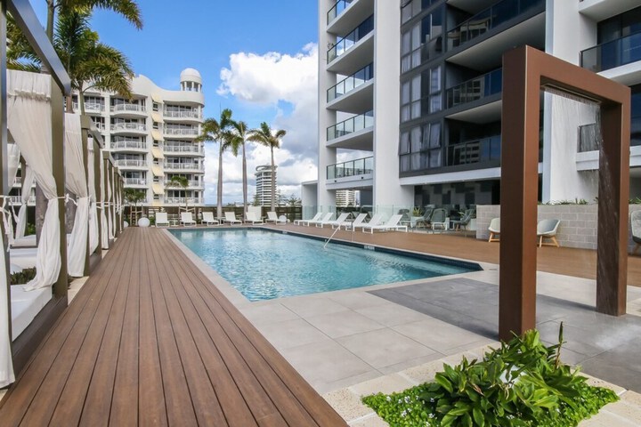 Pool 18 of 24