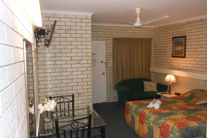 Room 5 of 43
