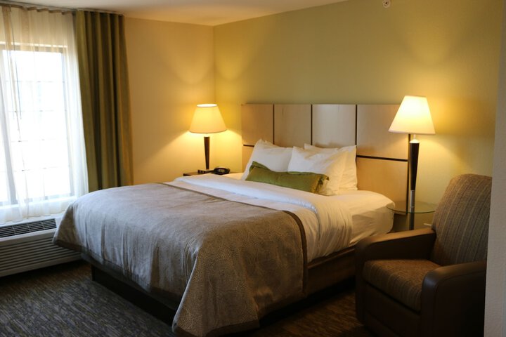 1 Queen Studio Suite (9 of 9)