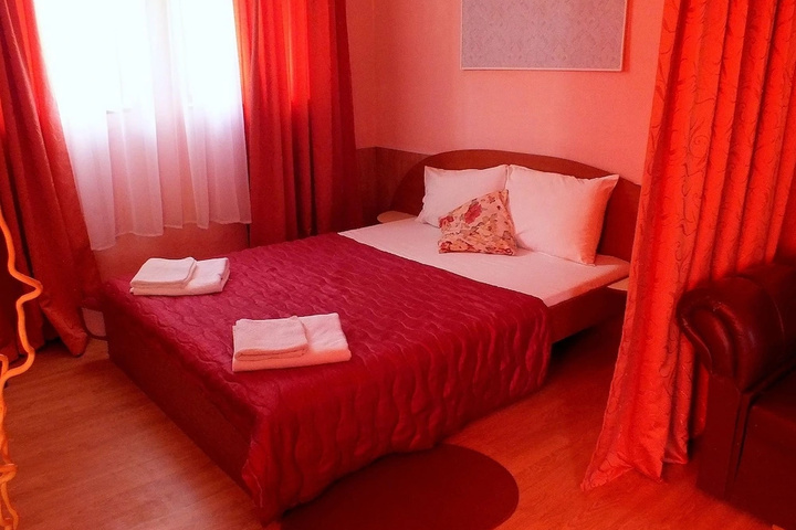 Room 3 of 16