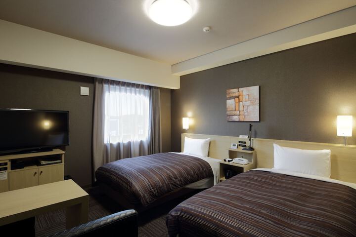 Room 6 of 30