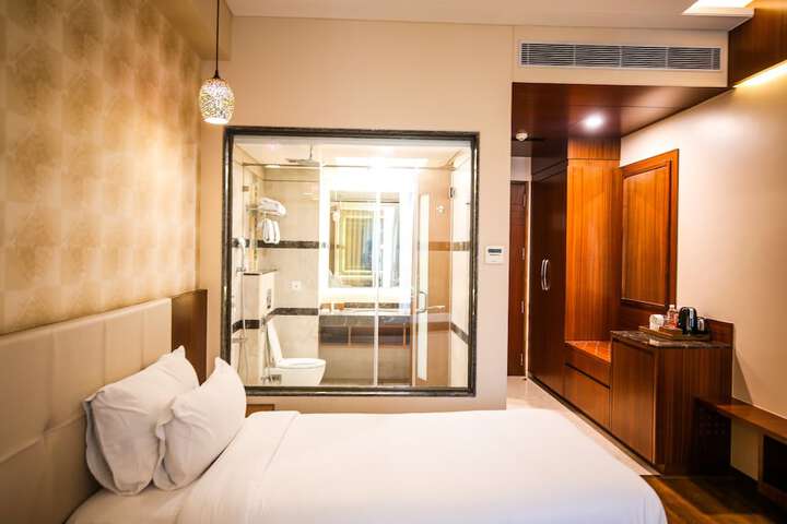 Room 19 of 37