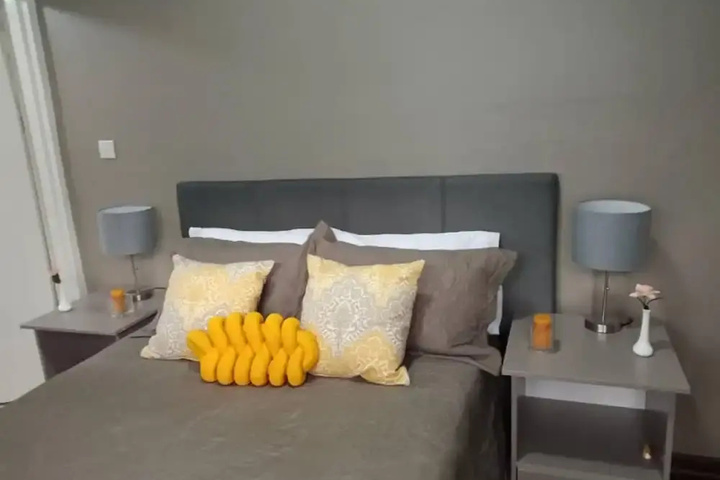 Room 4 of 24