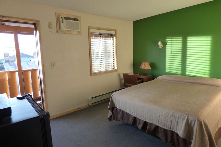 Room 27 of 39