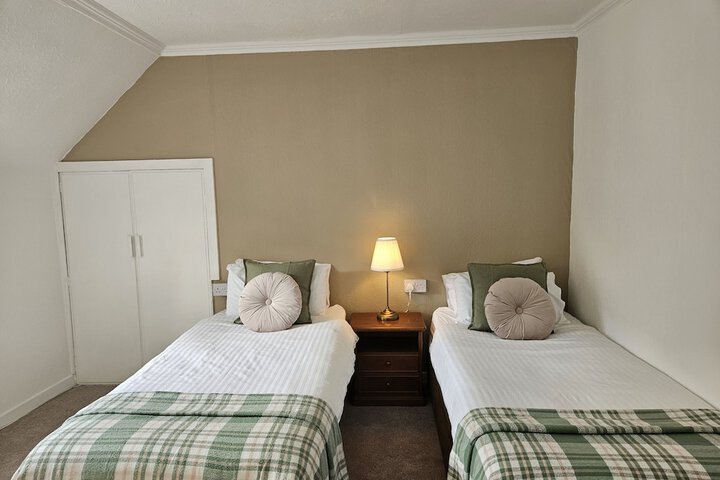 Room 19 of 37