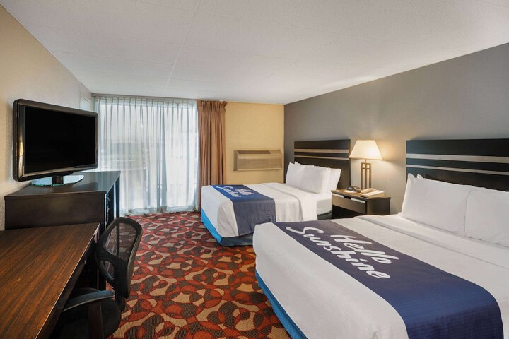 Double Accessible King Size Bed (1 of 7)