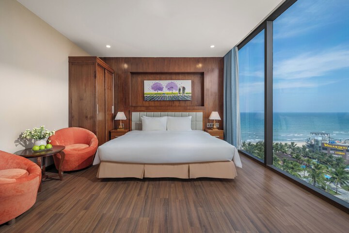 Room 26 of 104