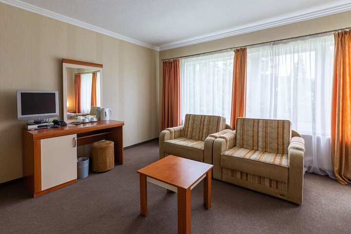 Room 102 of 262